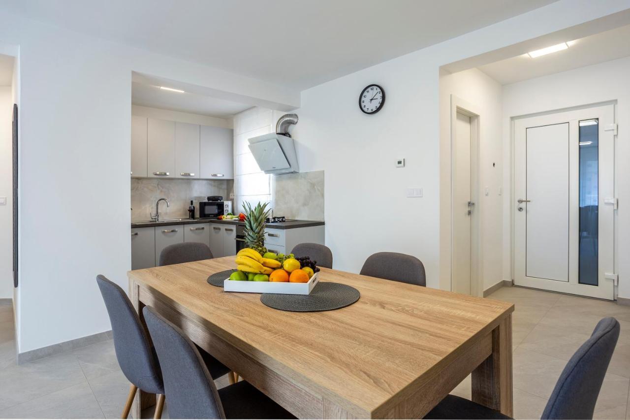 City Apartments Silver Pula Zewnętrze zdjęcie